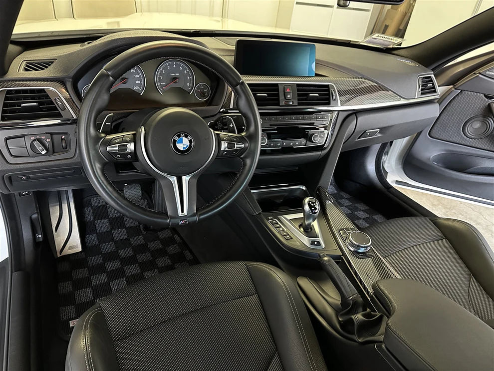 BMW F82 M4 & 4-Series P2M Race Car Flag Checked Floor Mats