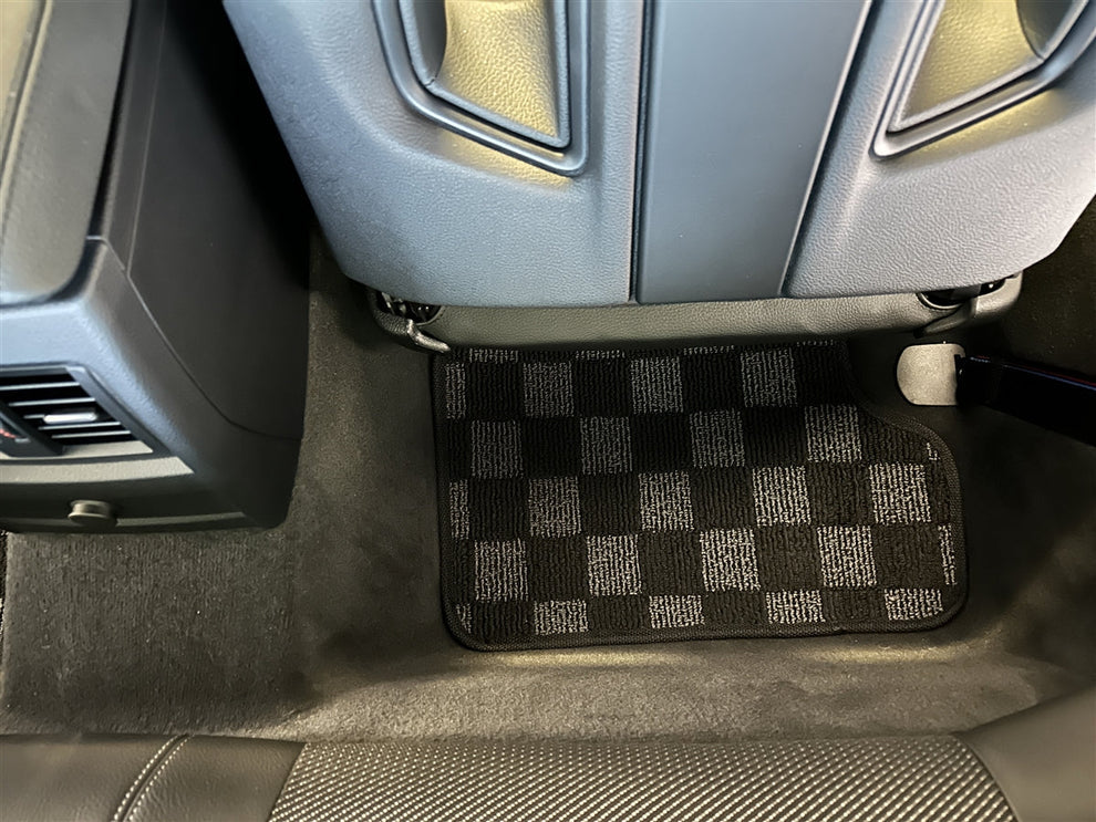 BMW F82 M4 & 4-Series P2M Race Car Flag Checked Floor Mats