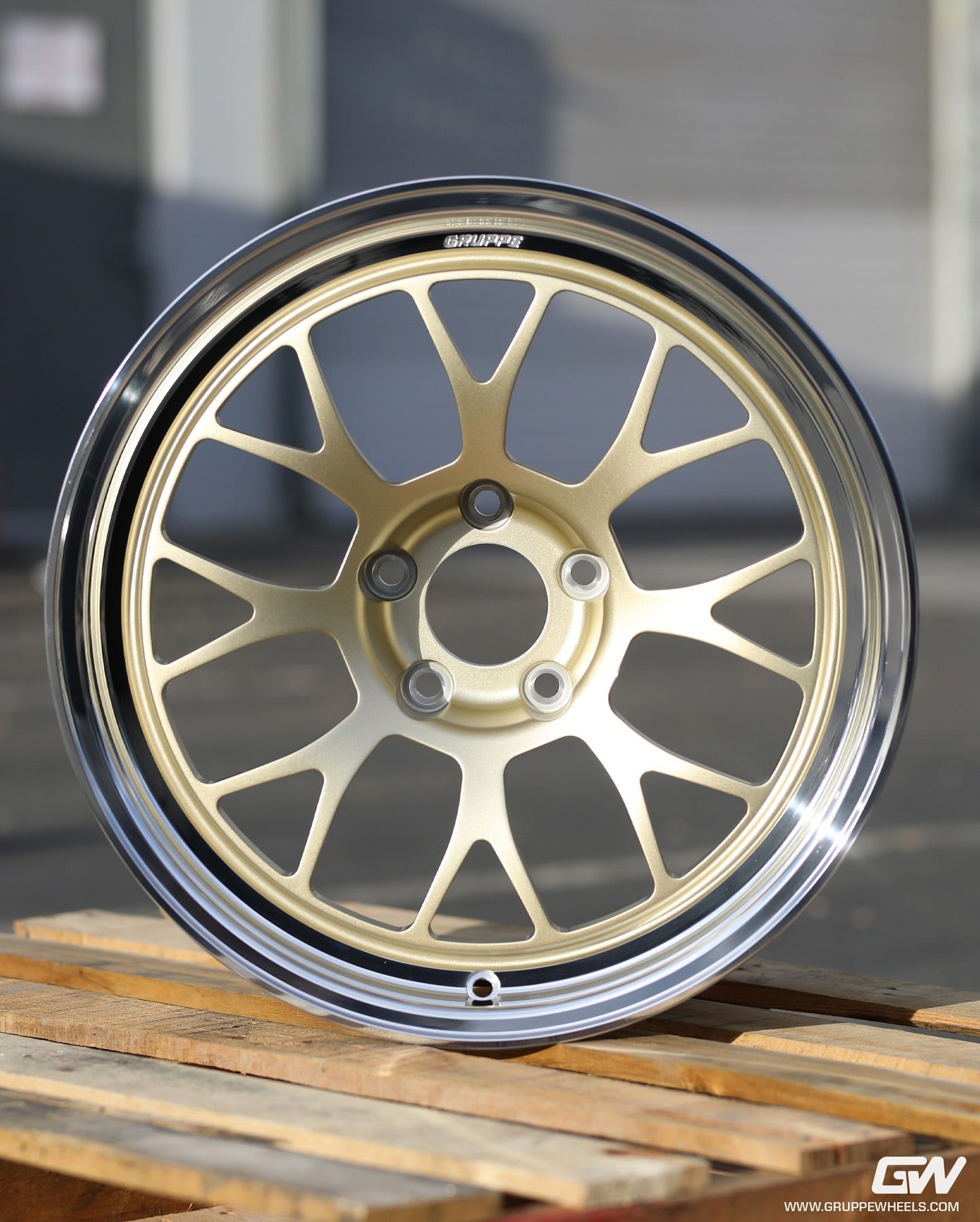 Gruppe Wheels A08R Forged