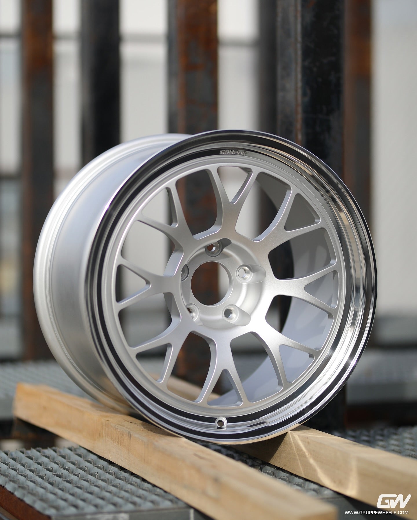 Gruppe Wheels A08R Forged